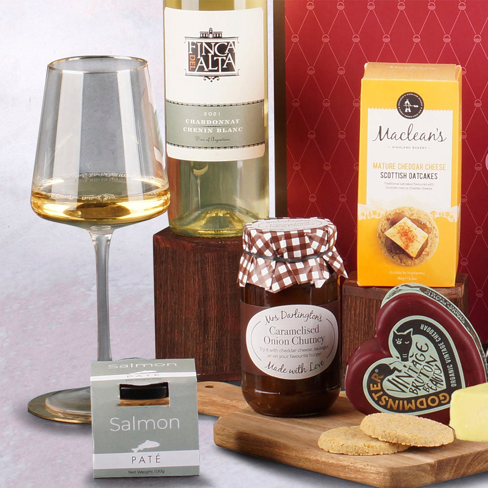 Cheese and Wine Picnic Hamper Component 2