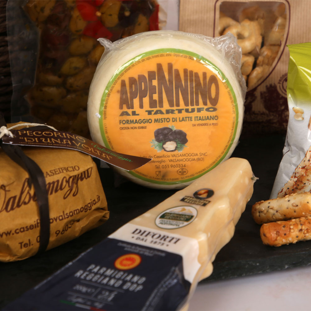 Formaggio - Italian Cheese and Wine Basket Component 2