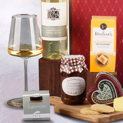 Cheese and Wine Picnic Hamper Component 2